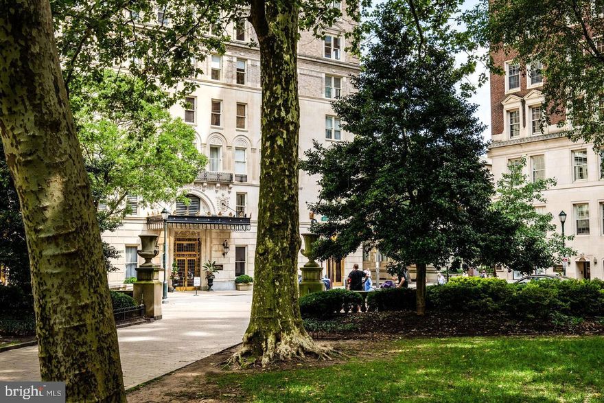 3 Large Bedroom Suites, 3.5 Baths, 3,725 Sq Ft, 10 Ft High Ceilings, Double Living room, Dining Room, Custom Built Eat-In Kitchen.  Incredible mahogany library.