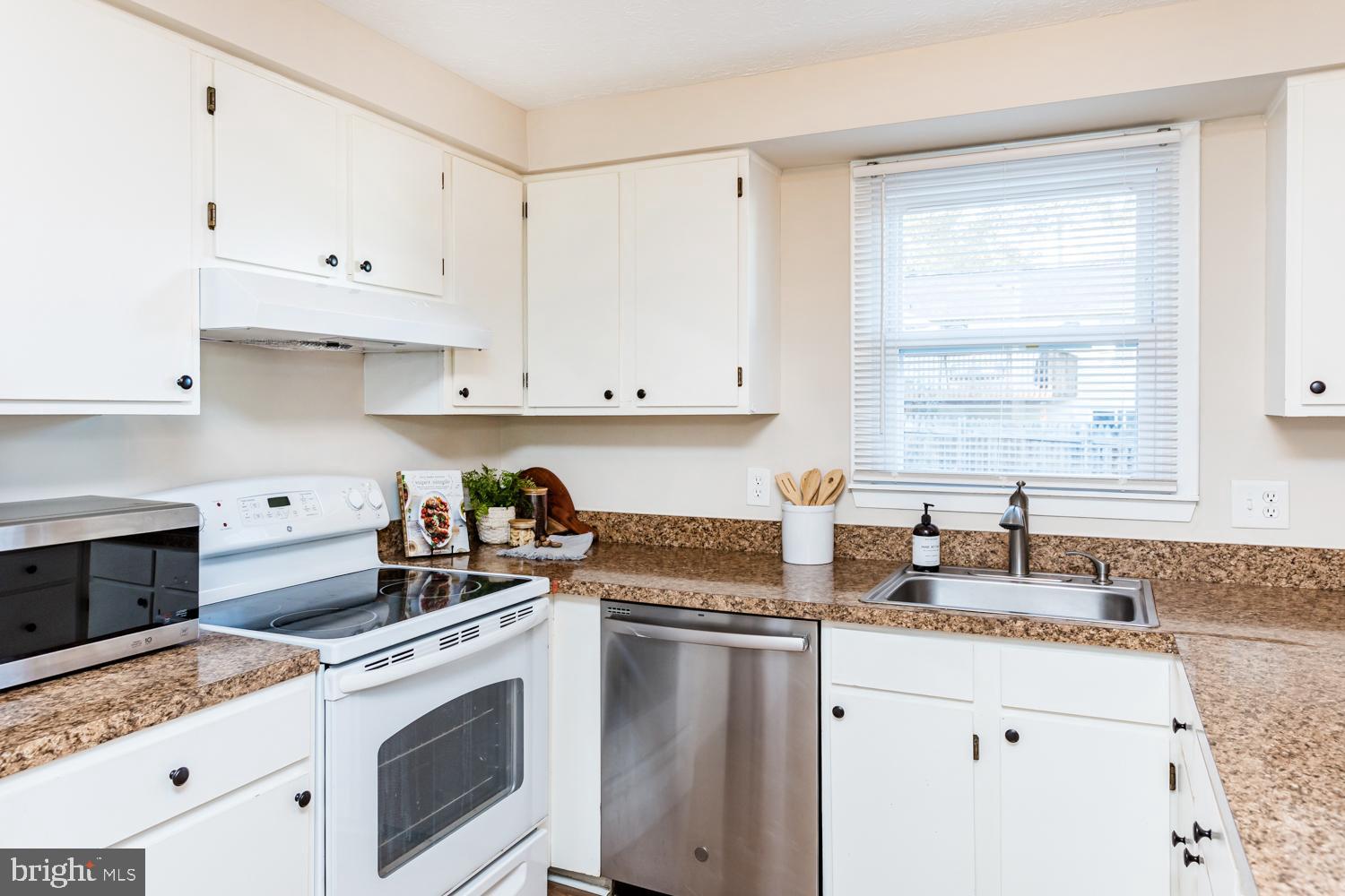 MAYFIELD MANOR - Residential