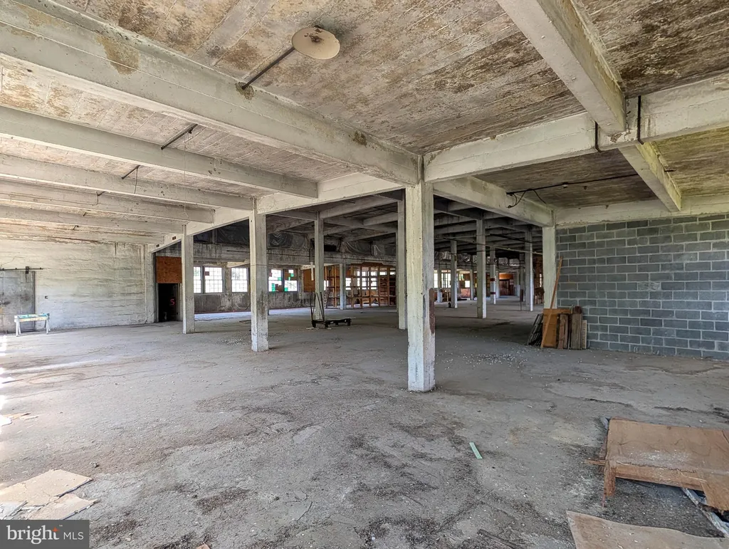 Additional image 79 of 43 West 3rd Street, Everett, PA 15537