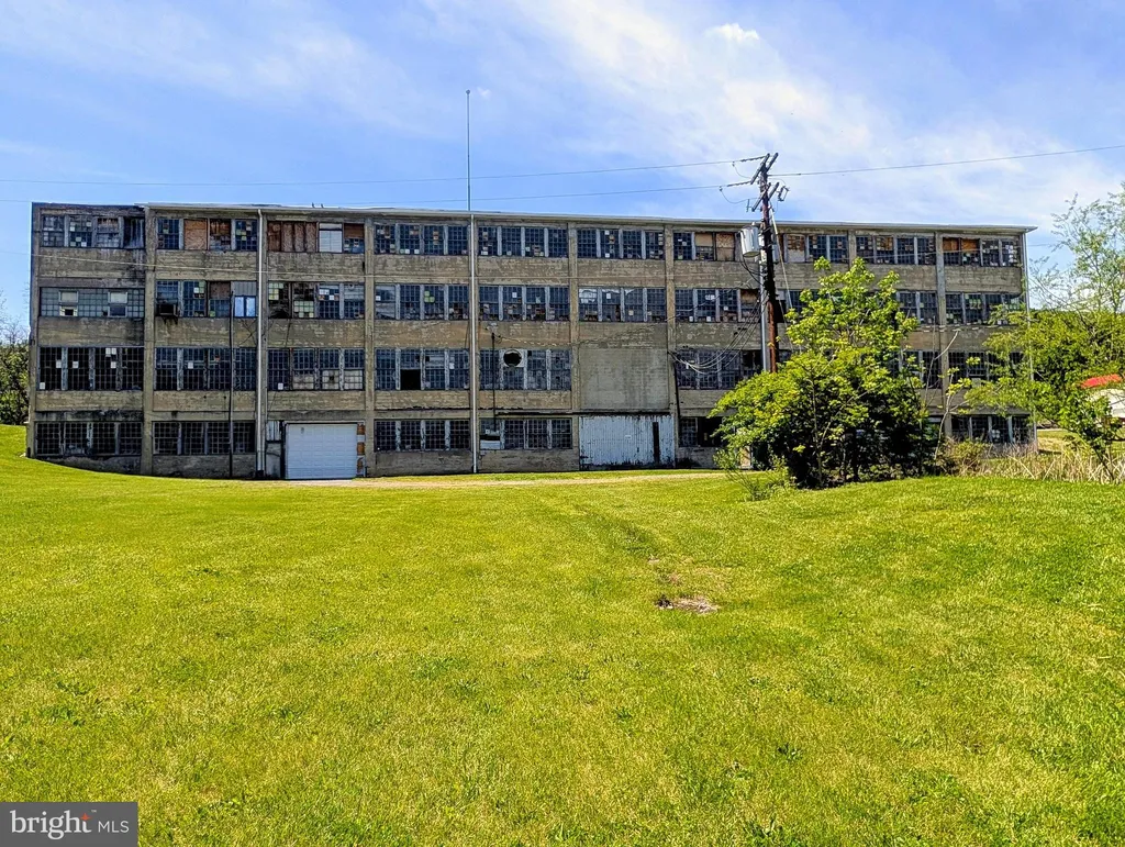 Additional image 97 of 43 West 3rd Street, Everett, PA 15537