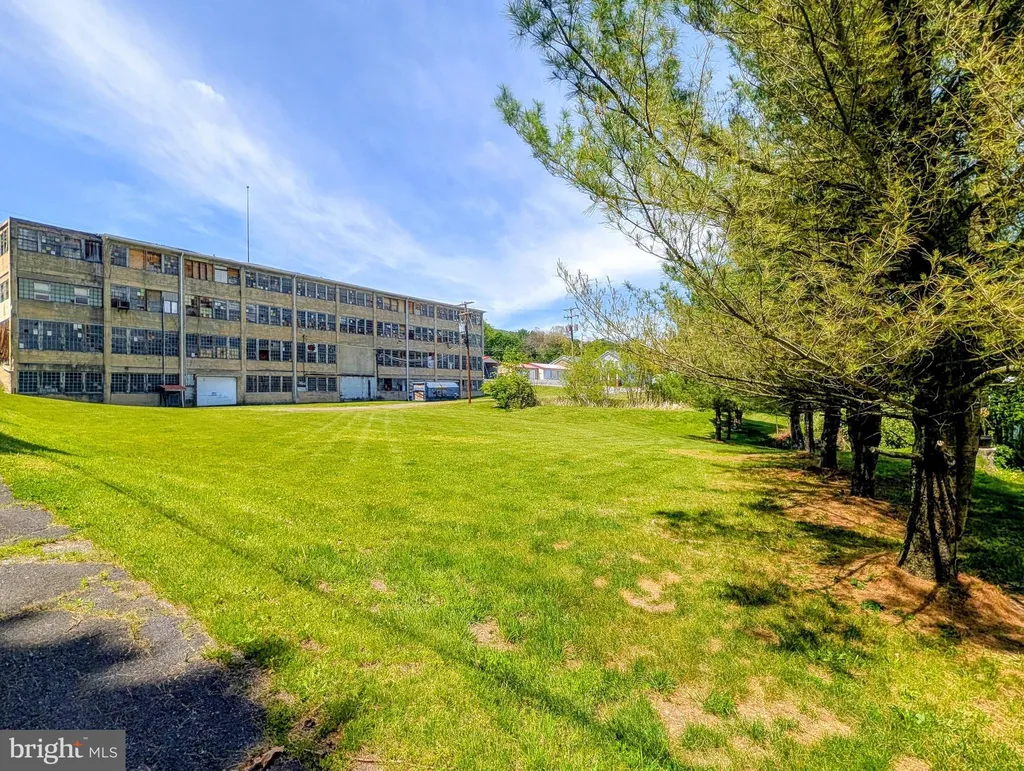Additional image 96 of 43 West 3rd Street, Everett, PA 15537