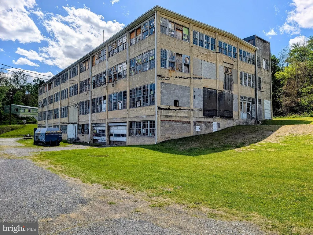 Additional image 15 of 43 West 3rd Street, Everett, PA 15537