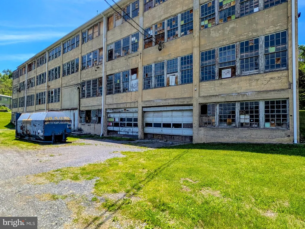 43 West 3rd Street, Everett, PA 15537