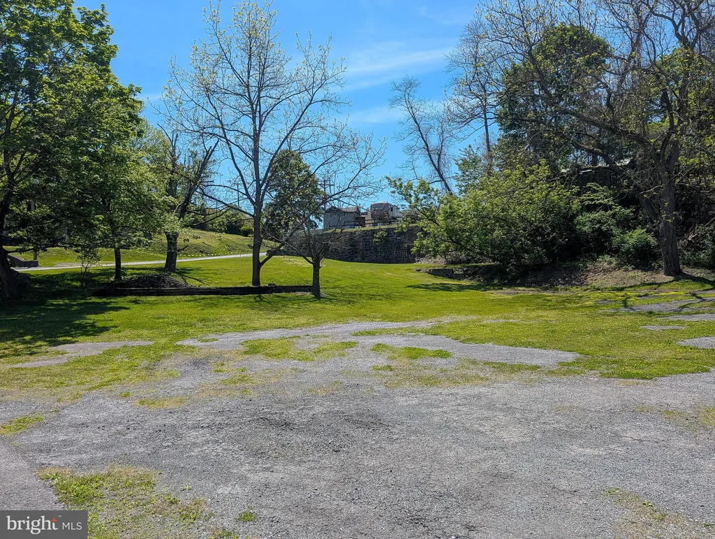 Additional image 93 of 43 West 3rd Street, Everett, PA 15537