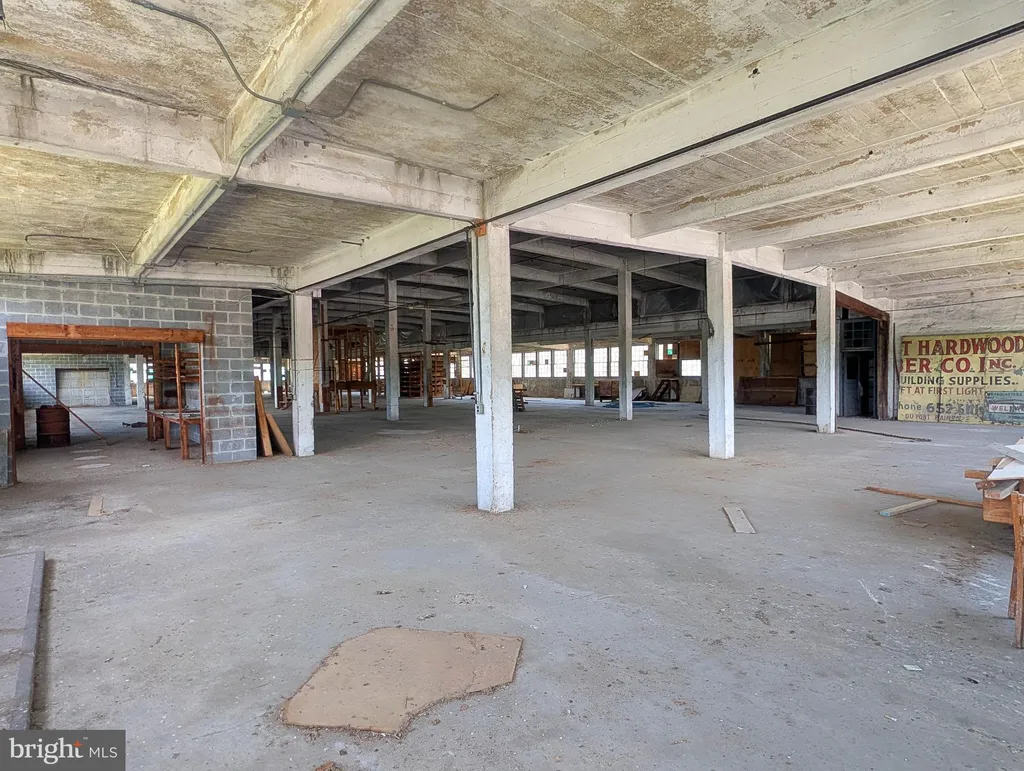 Additional image 75 of 43 West 3rd Street, Everett, PA 15537