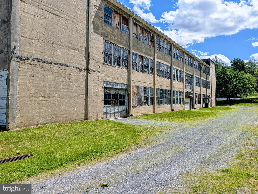 Additional image 21 of 43 West 3rd Street, Everett, PA 15537