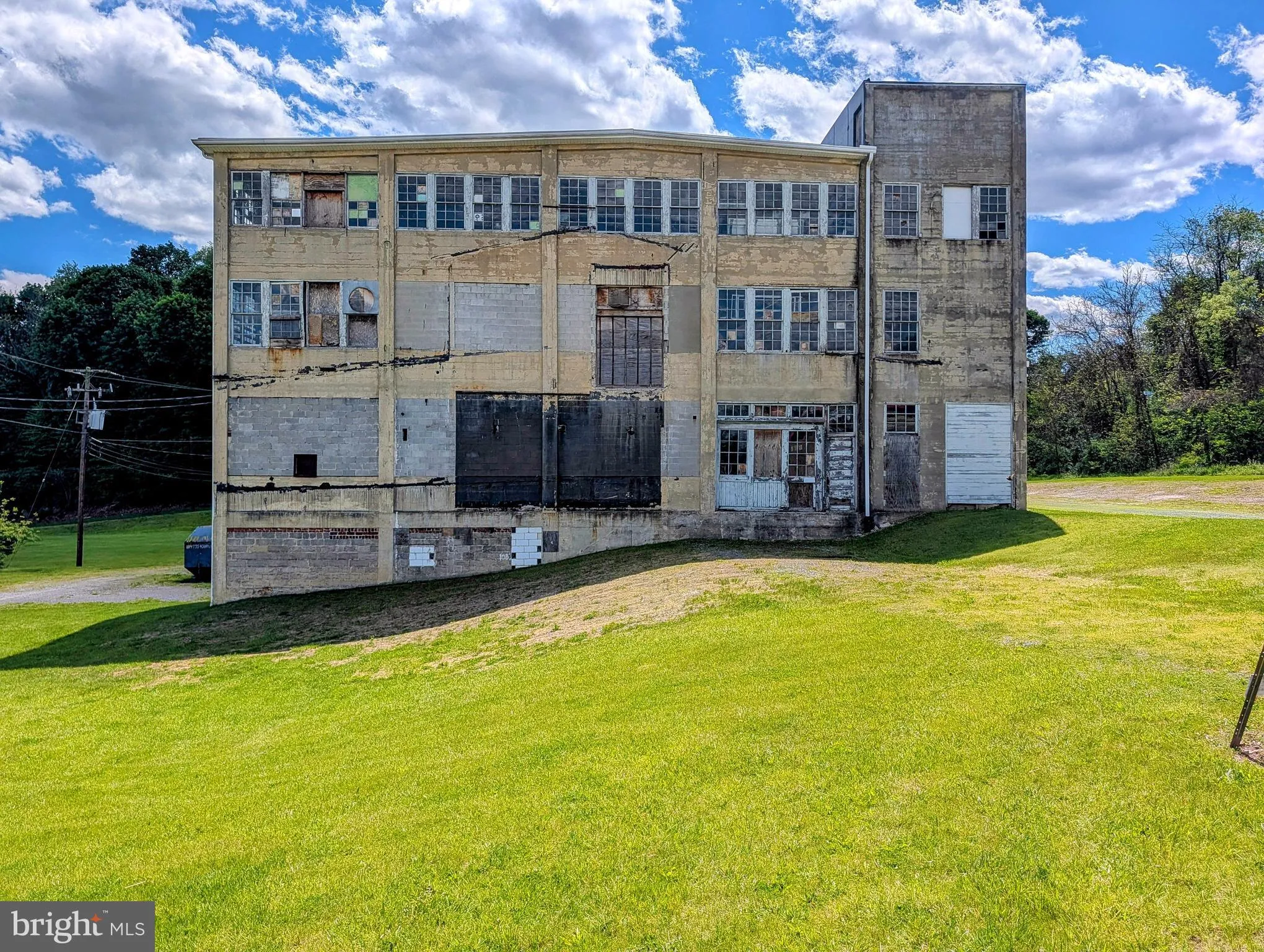 Additional image 118 of 43 West 3rd Street, Everett, PA 15537