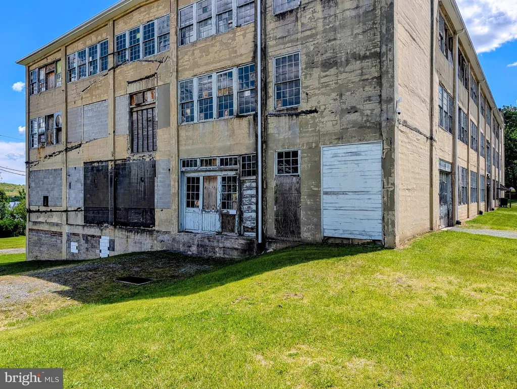 Additional image 20 of 43 West 3rd Street, Everett, PA 15537