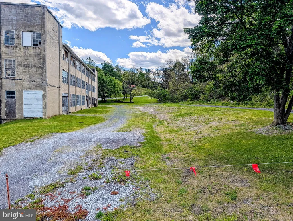Additional image 17 of 43 West 3rd Street, Everett, PA 15537