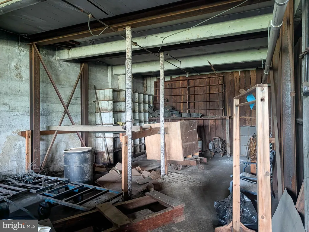 Additional image 90 of 43 West 3rd Street, Everett, PA 15537
