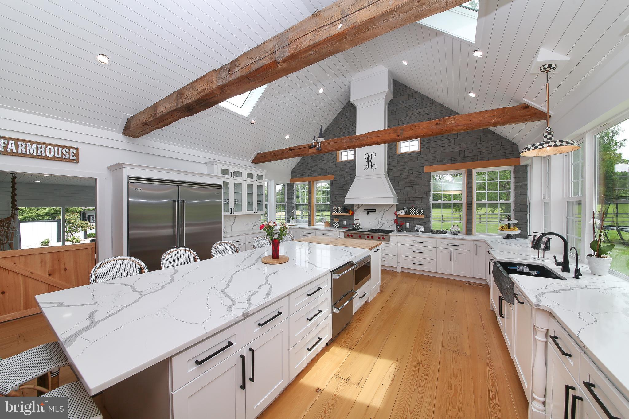 395 HOLLOW HORN ROAD