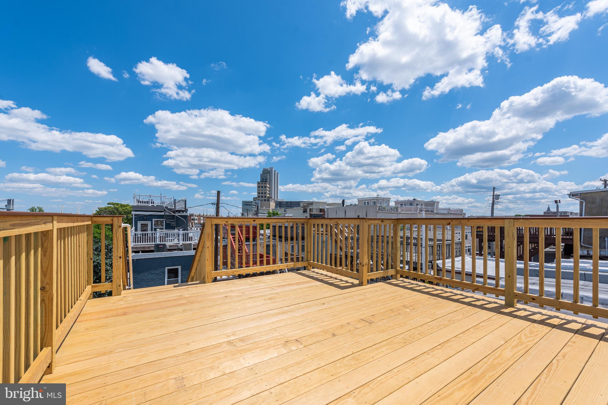 LOCUST POINT - Residential
