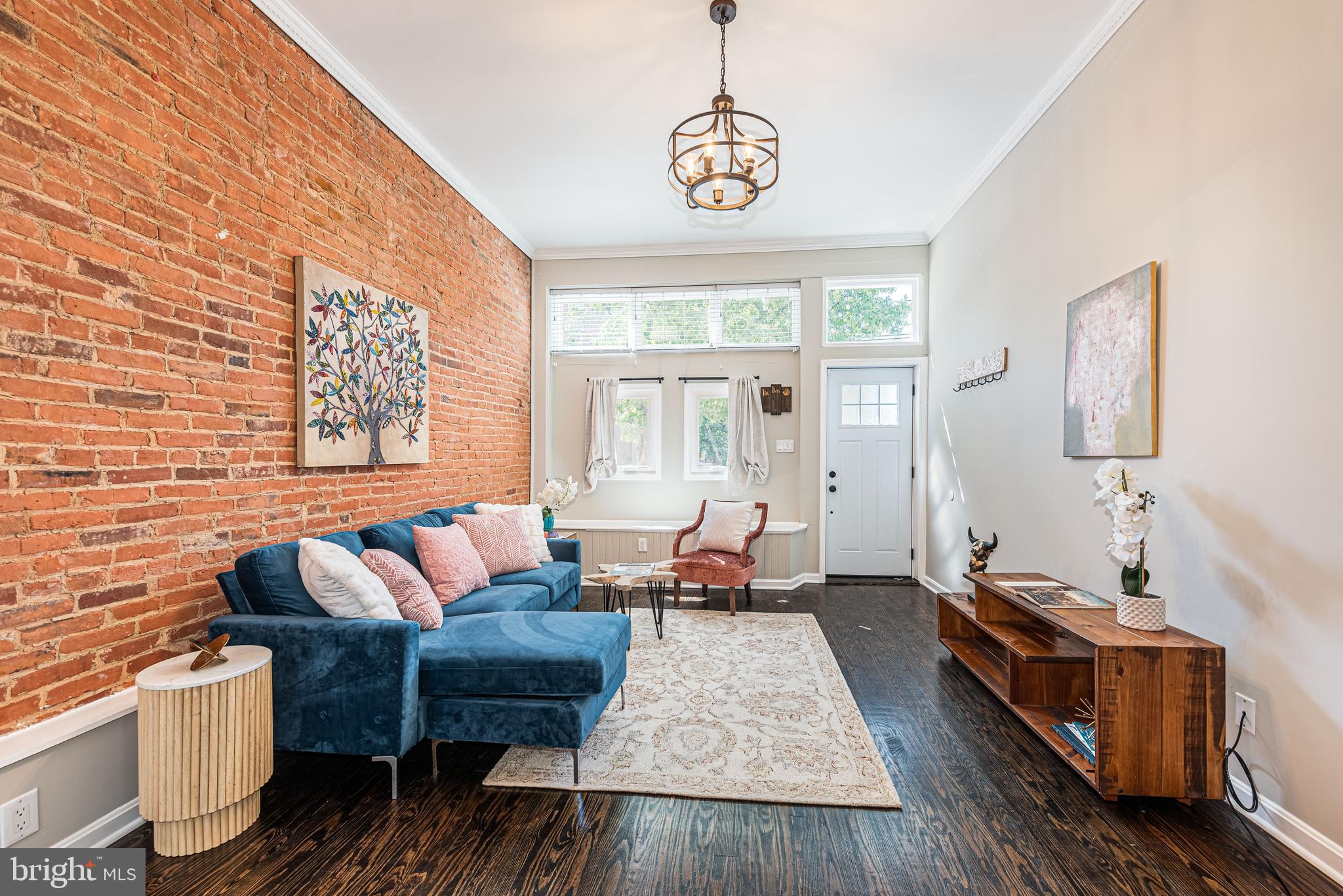 LOCUST POINT - Residential