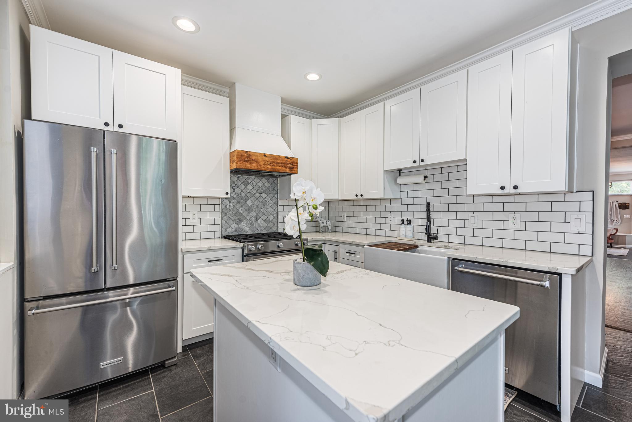 LOCUST POINT - Residential