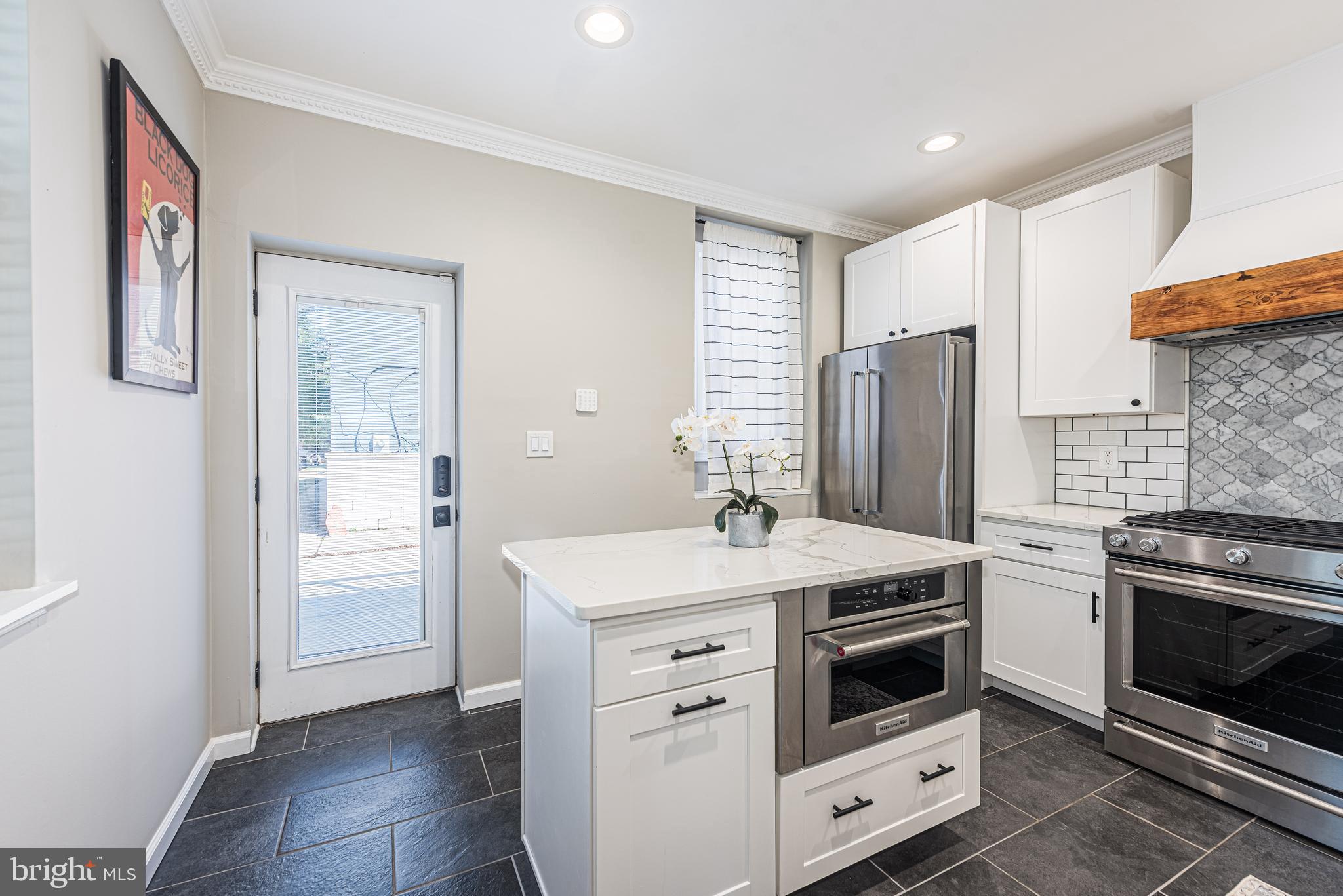 LOCUST POINT - Residential