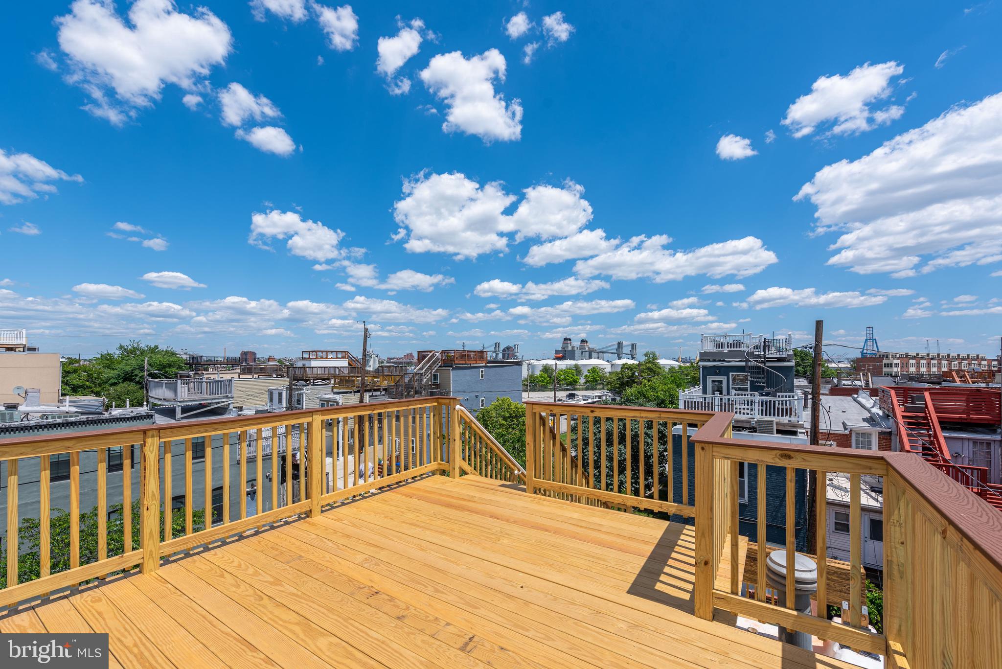 LOCUST POINT - Residential