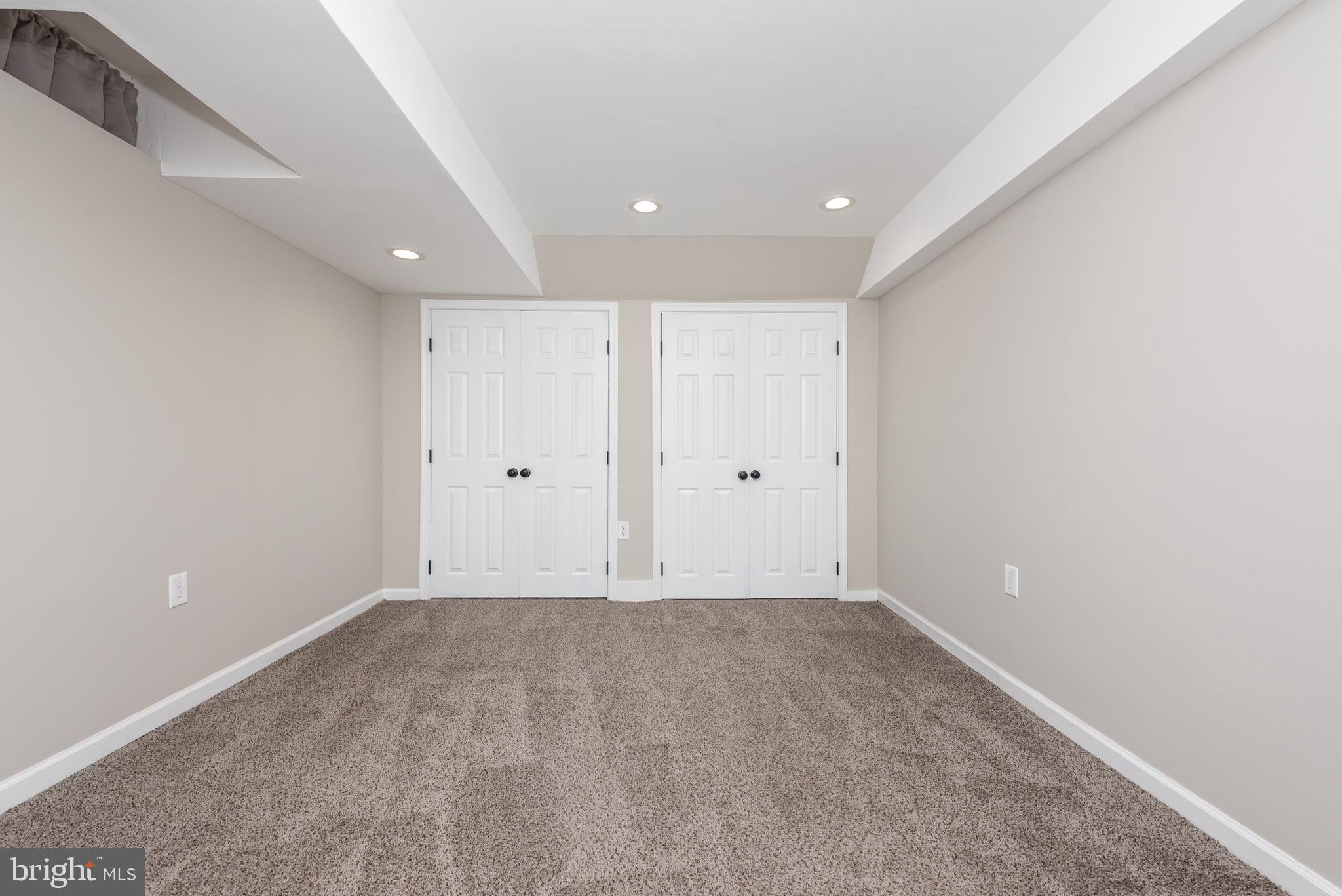 LOCUST POINT - Residential