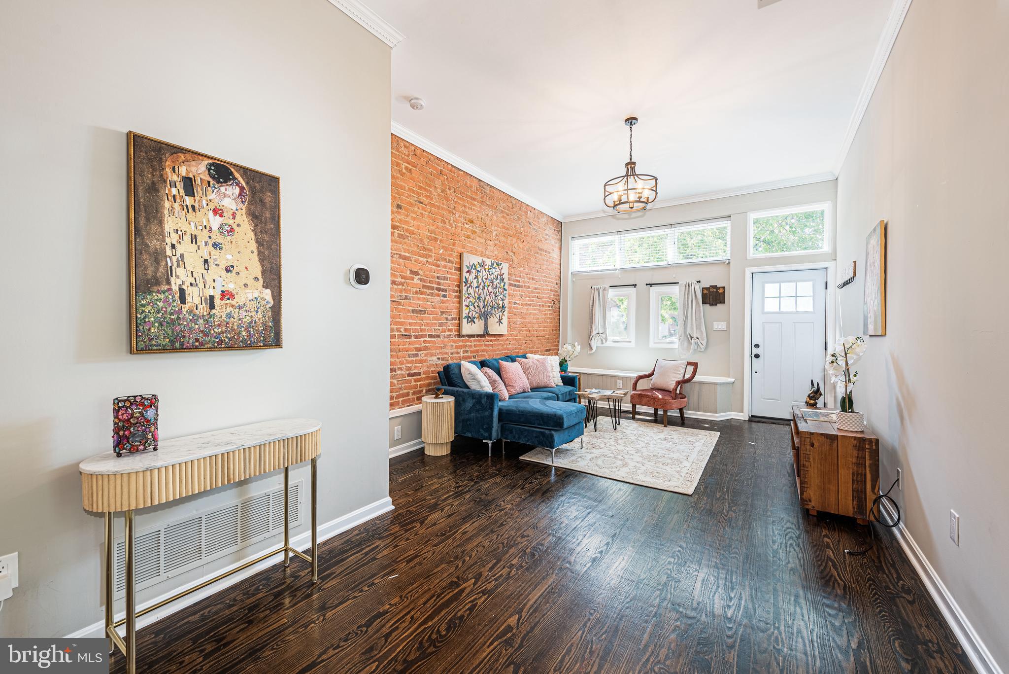 LOCUST POINT - Residential