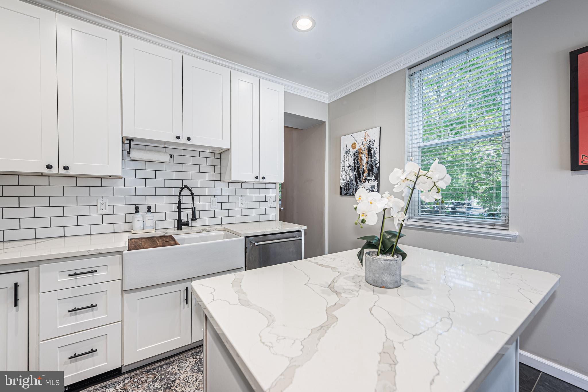 LOCUST POINT - Residential