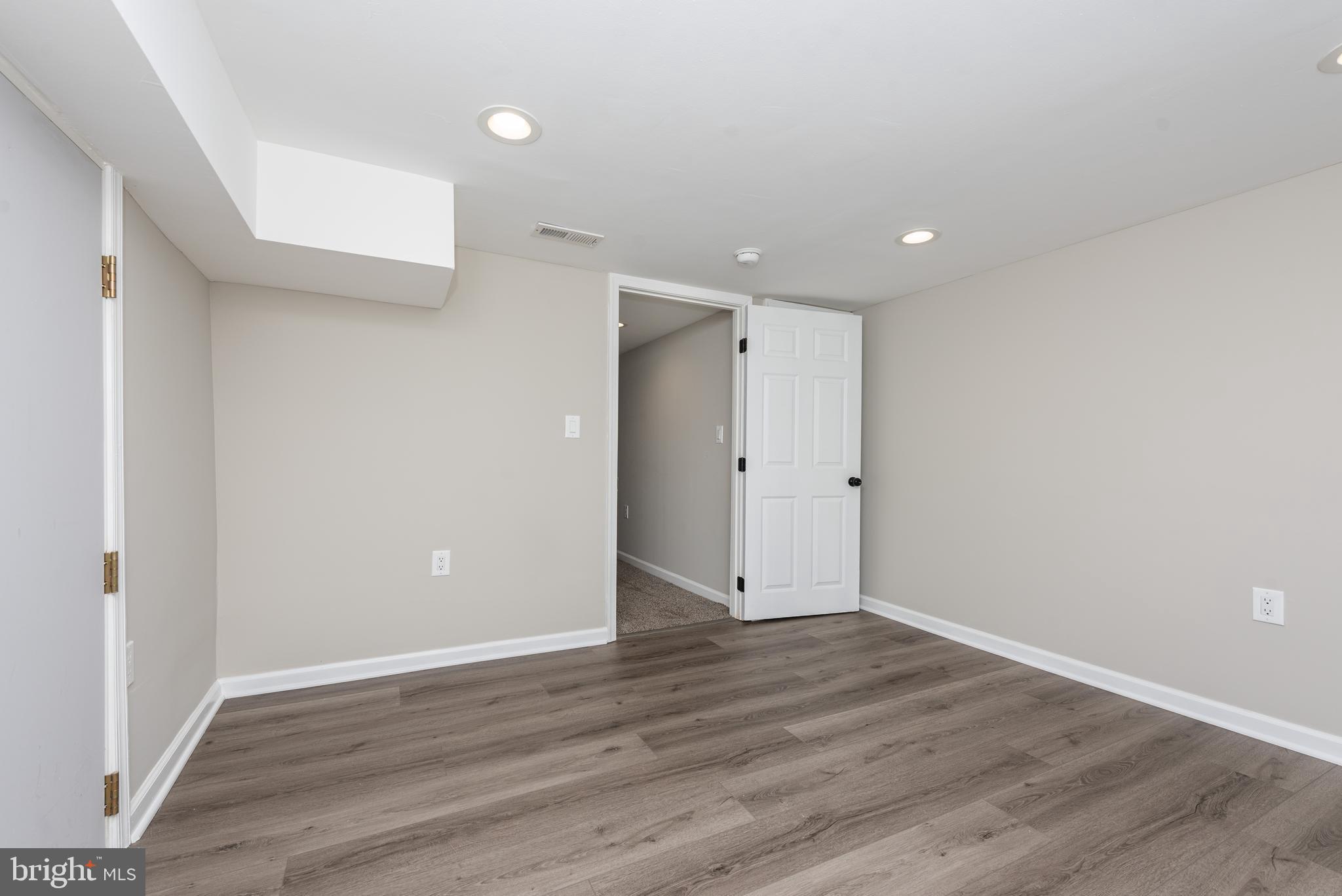 LOCUST POINT - Residential