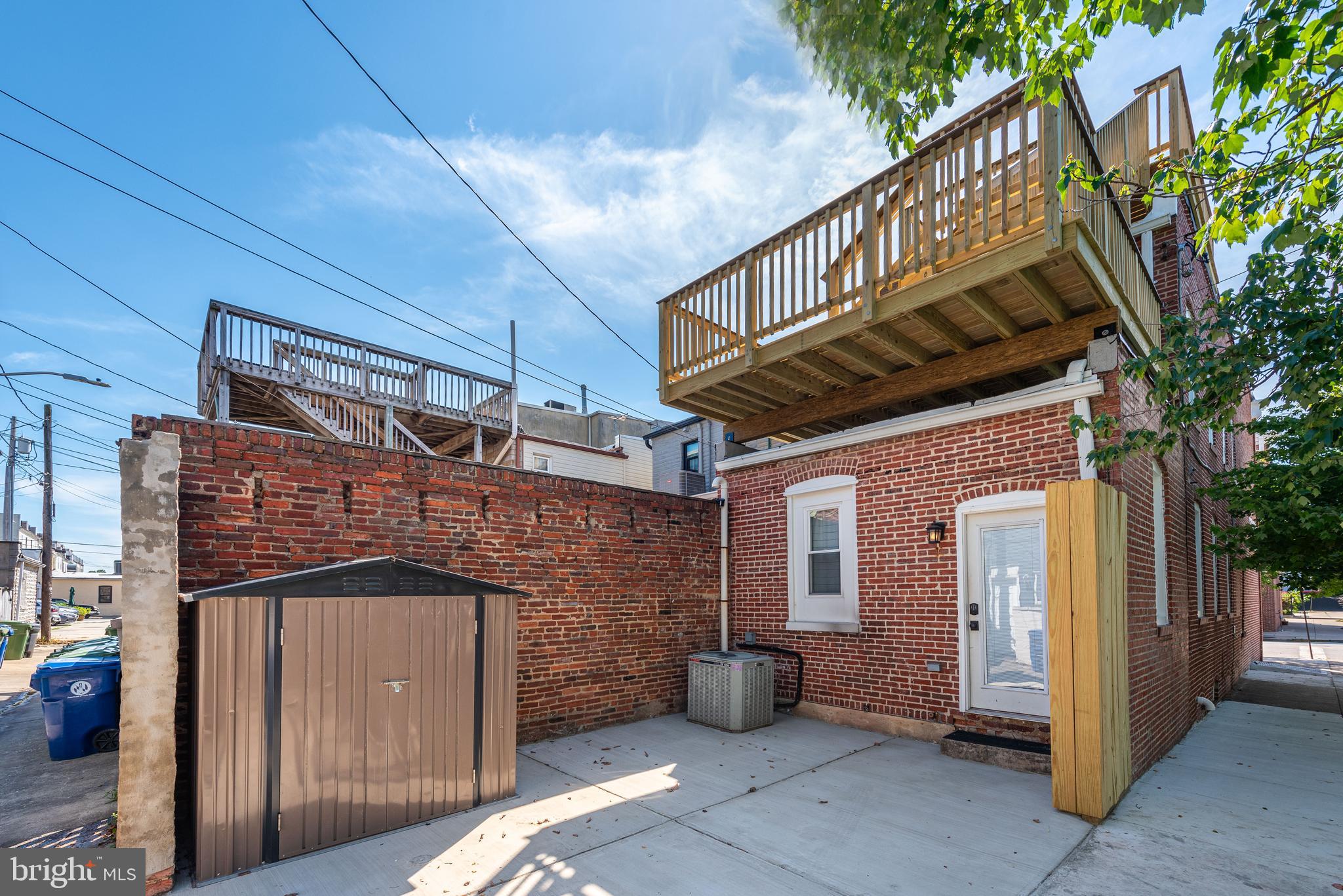 LOCUST POINT - Residential