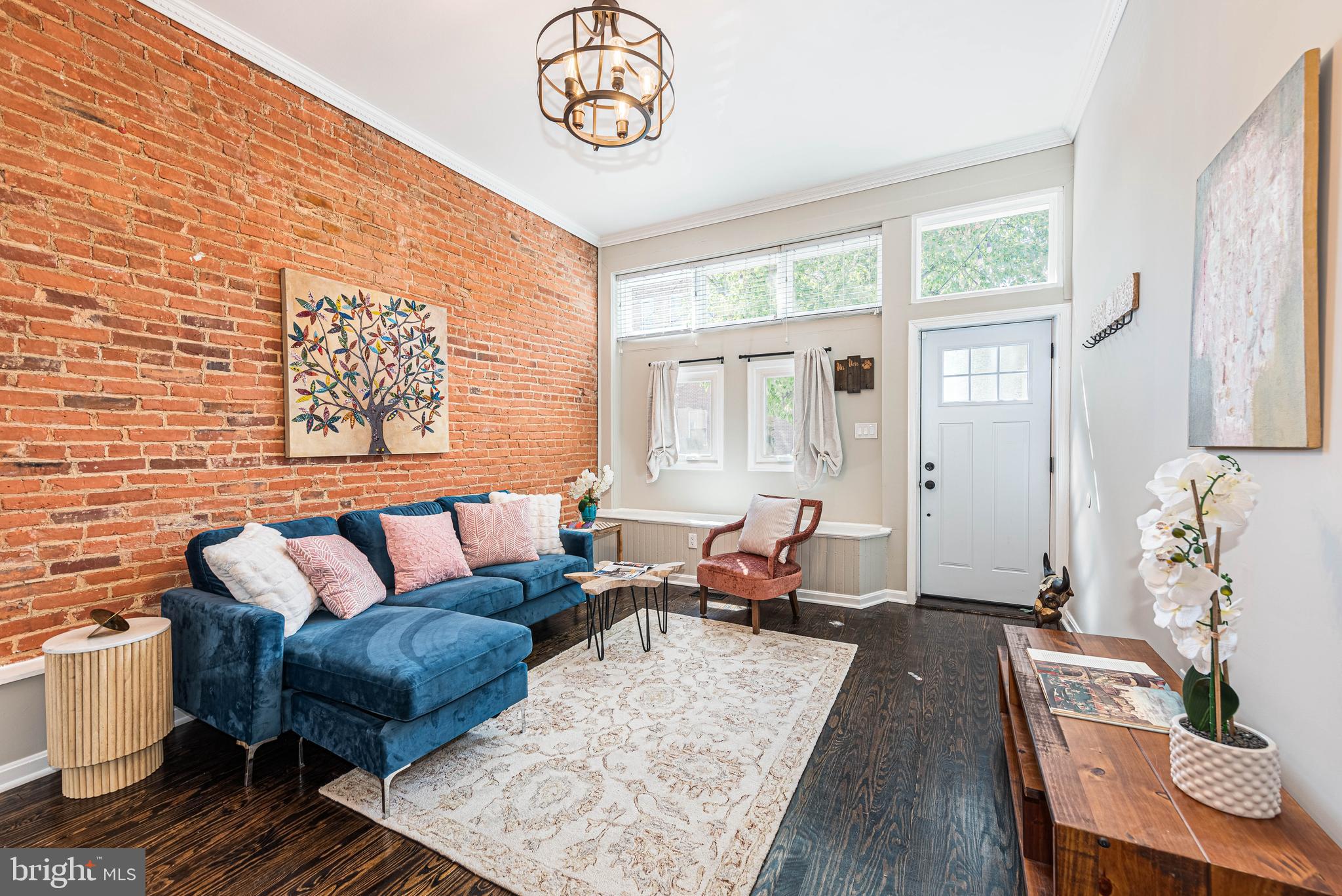 LOCUST POINT - Residential