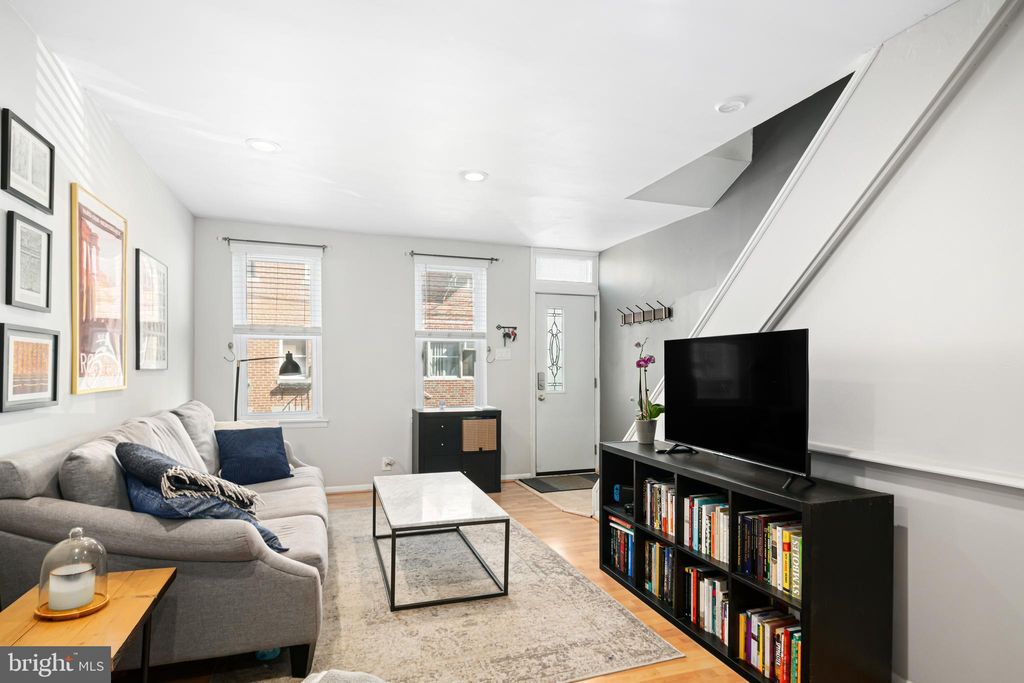 listing image 0