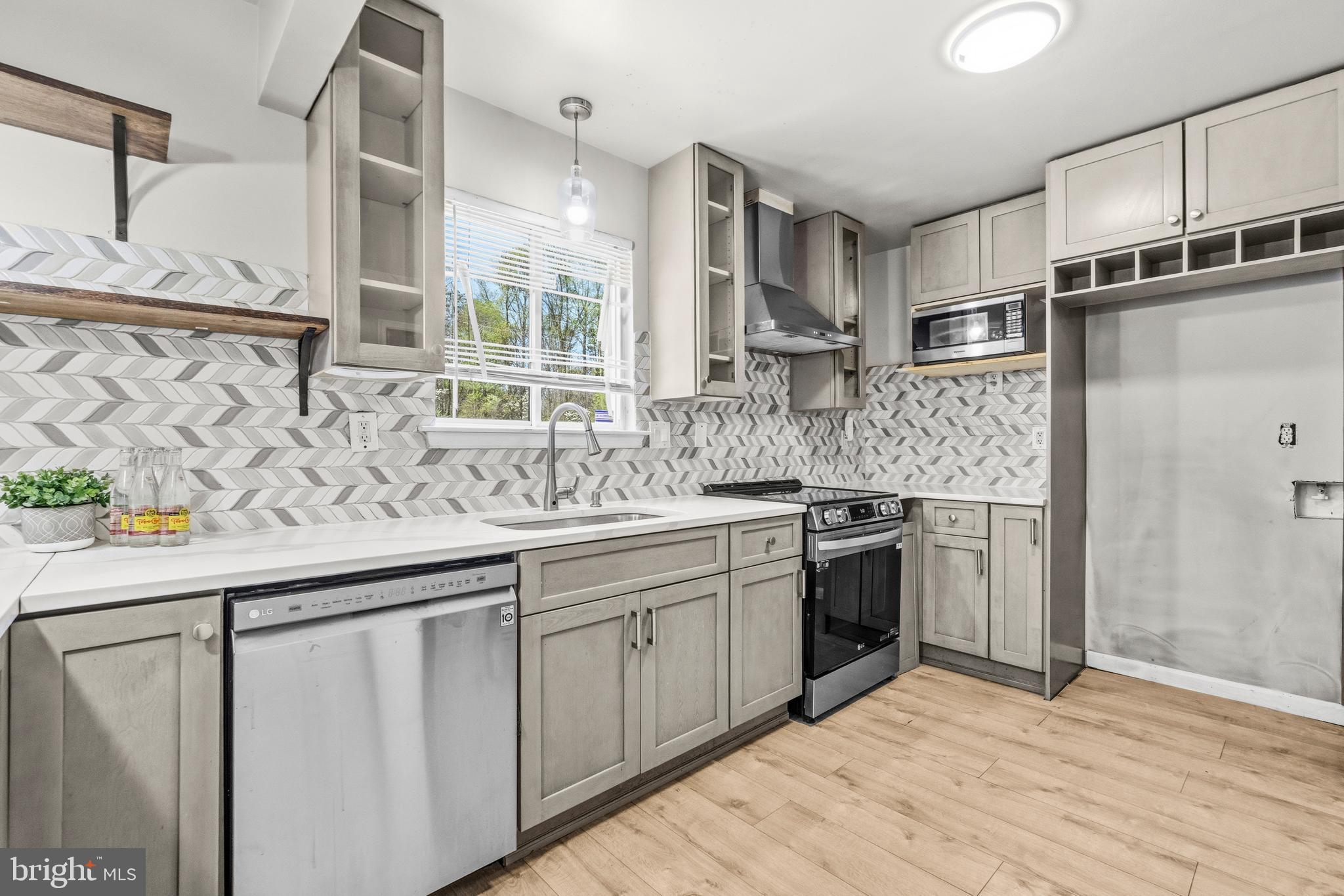 STONEGATE - Residential