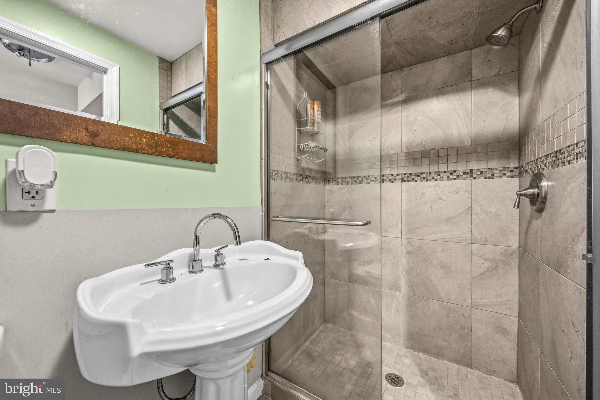 STONEGATE - Residential