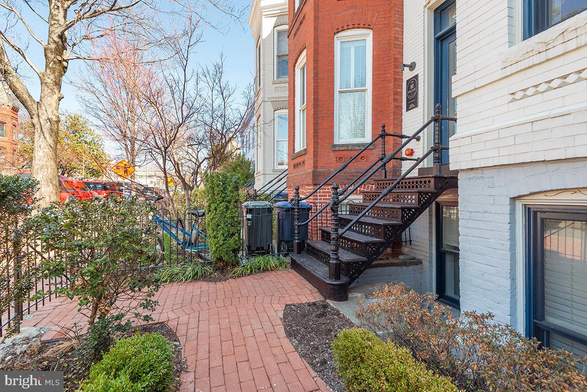 418 7TH STREET SE 302