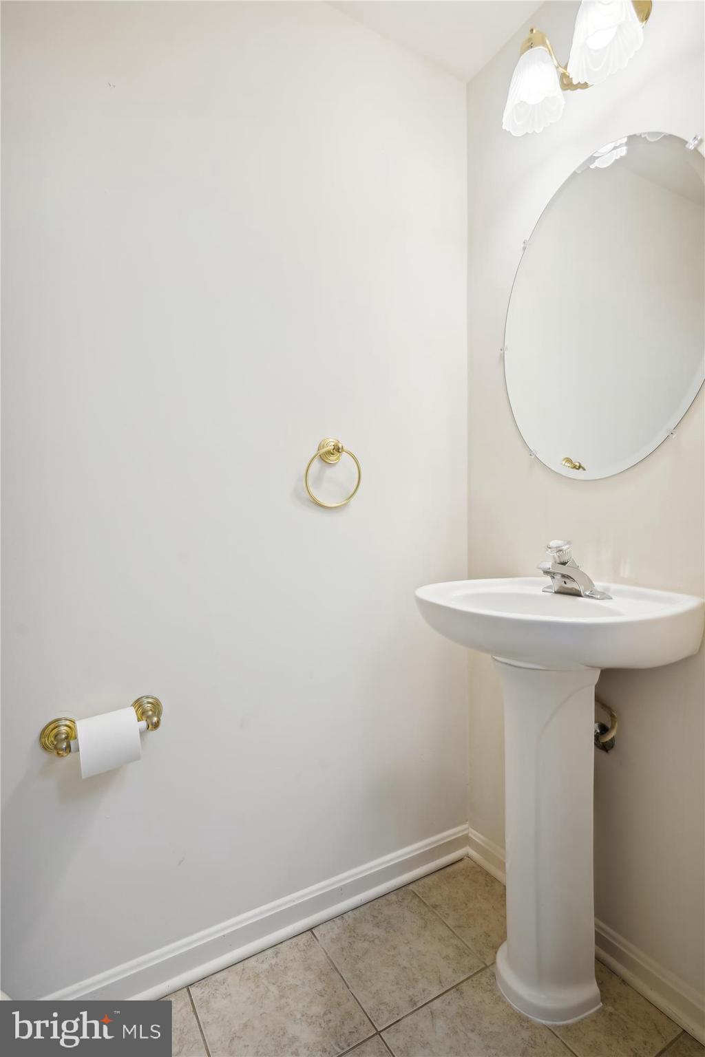 CENTRE RIDGE - Residential Lease