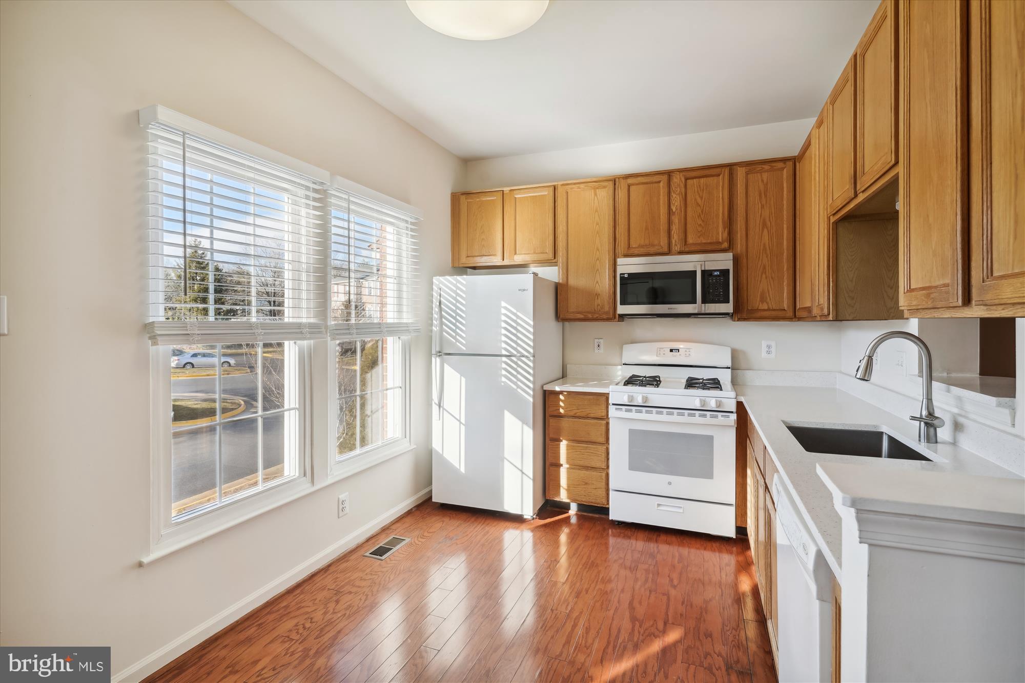 CENTRE RIDGE - Residential Lease