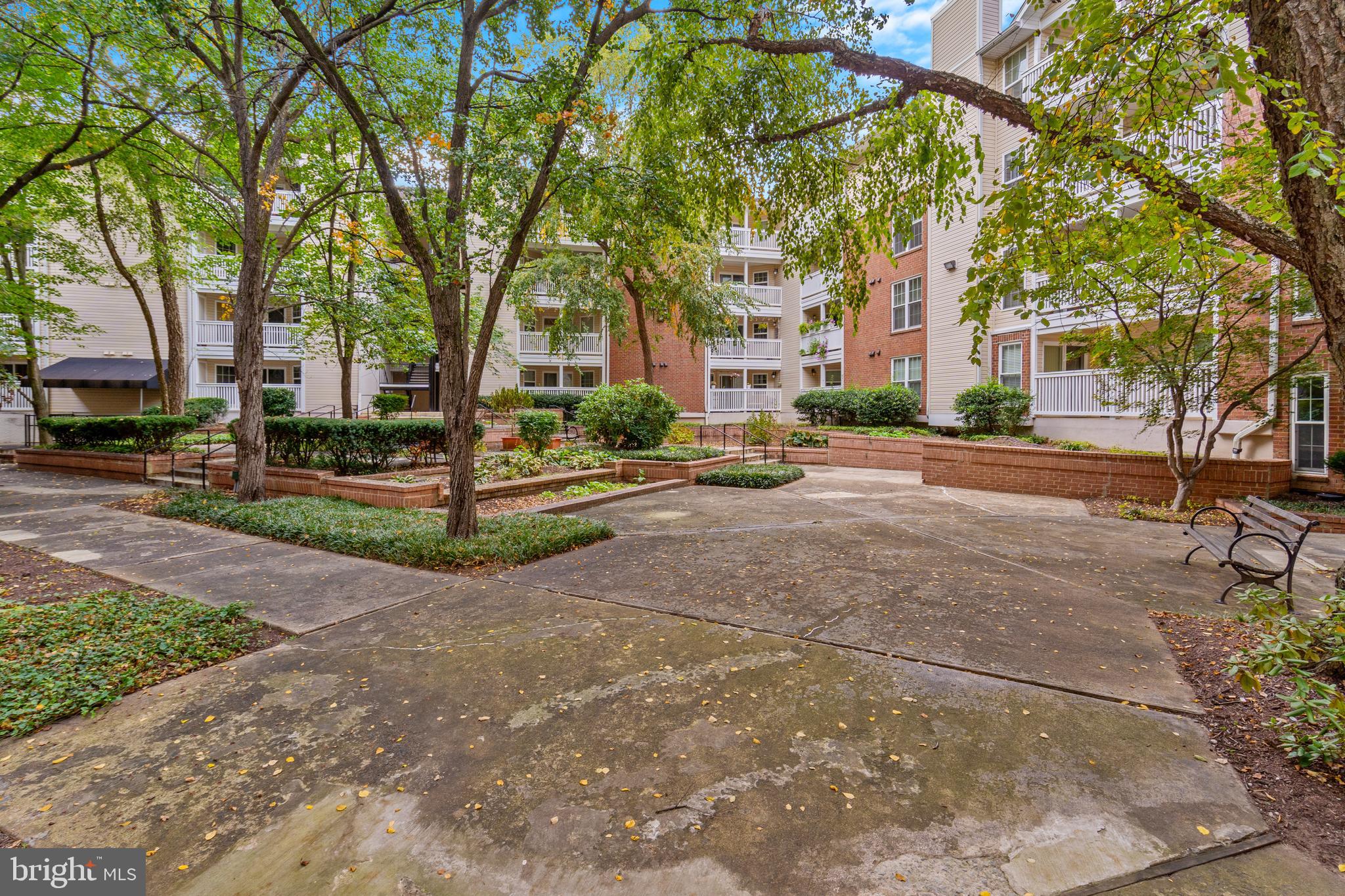 FOUNTAINS AT MCLEAN - Residential Lease