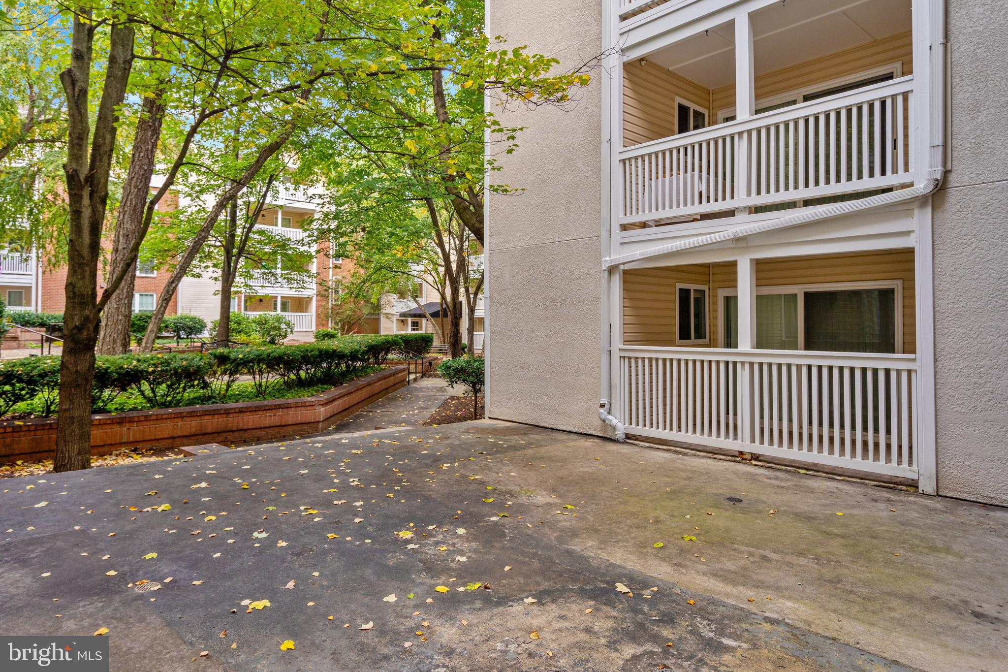 FOUNTAINS AT MCLEAN - Residential Lease