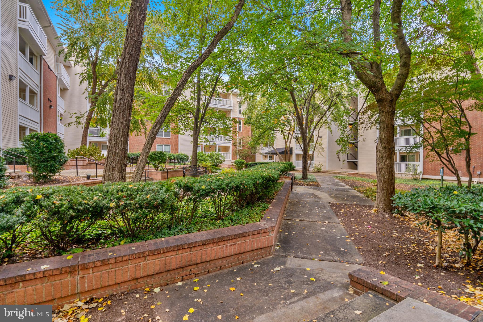 FOUNTAINS AT MCLEAN - Residential Lease