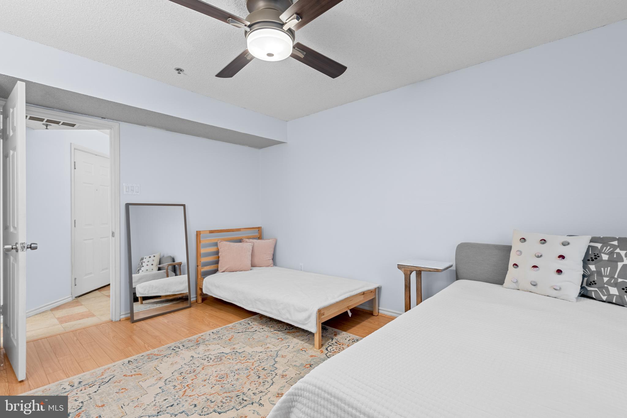 FOUNTAINS AT MCLEAN - Residential Lease