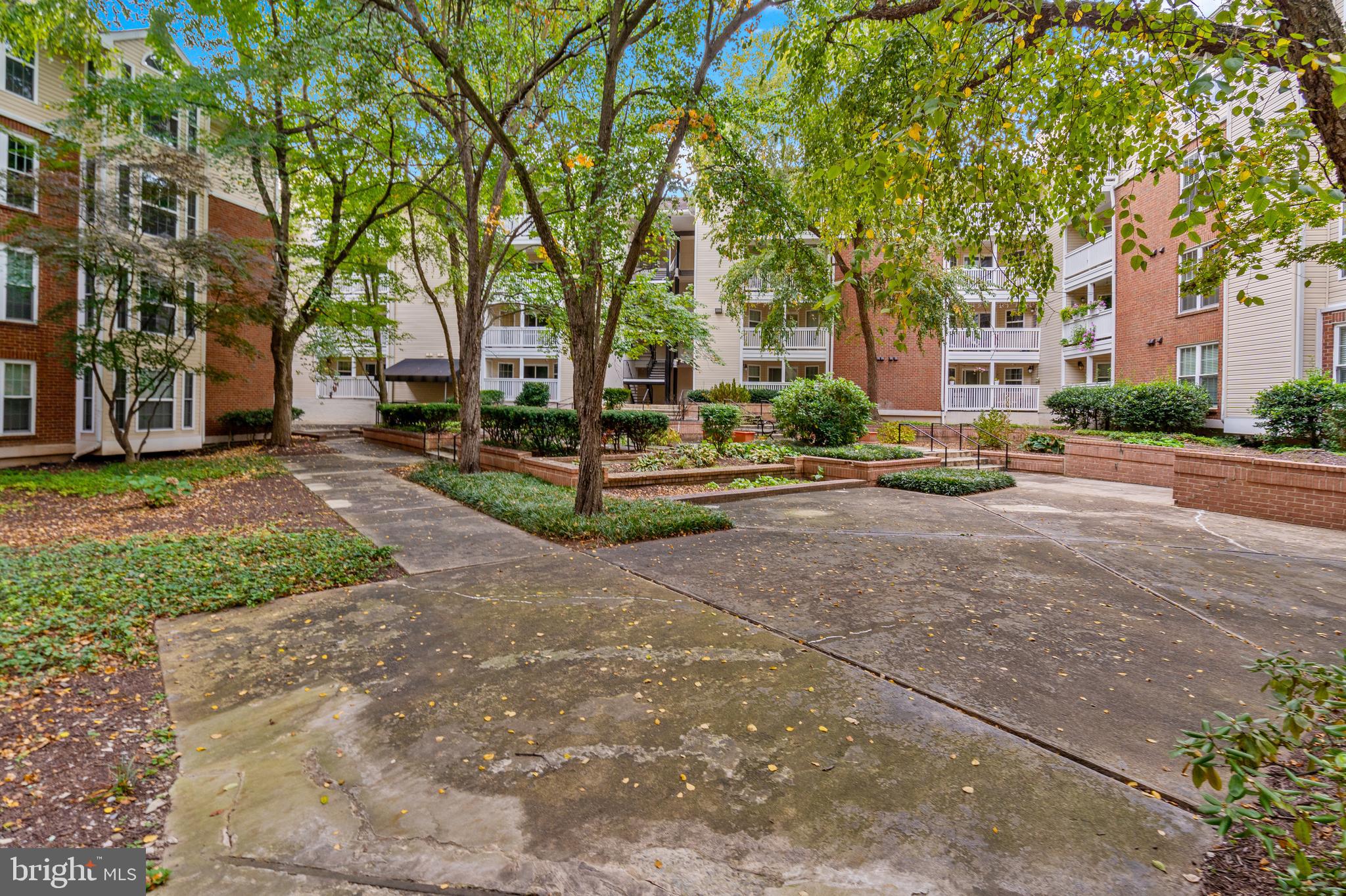 FOUNTAINS AT MCLEAN - Residential Lease