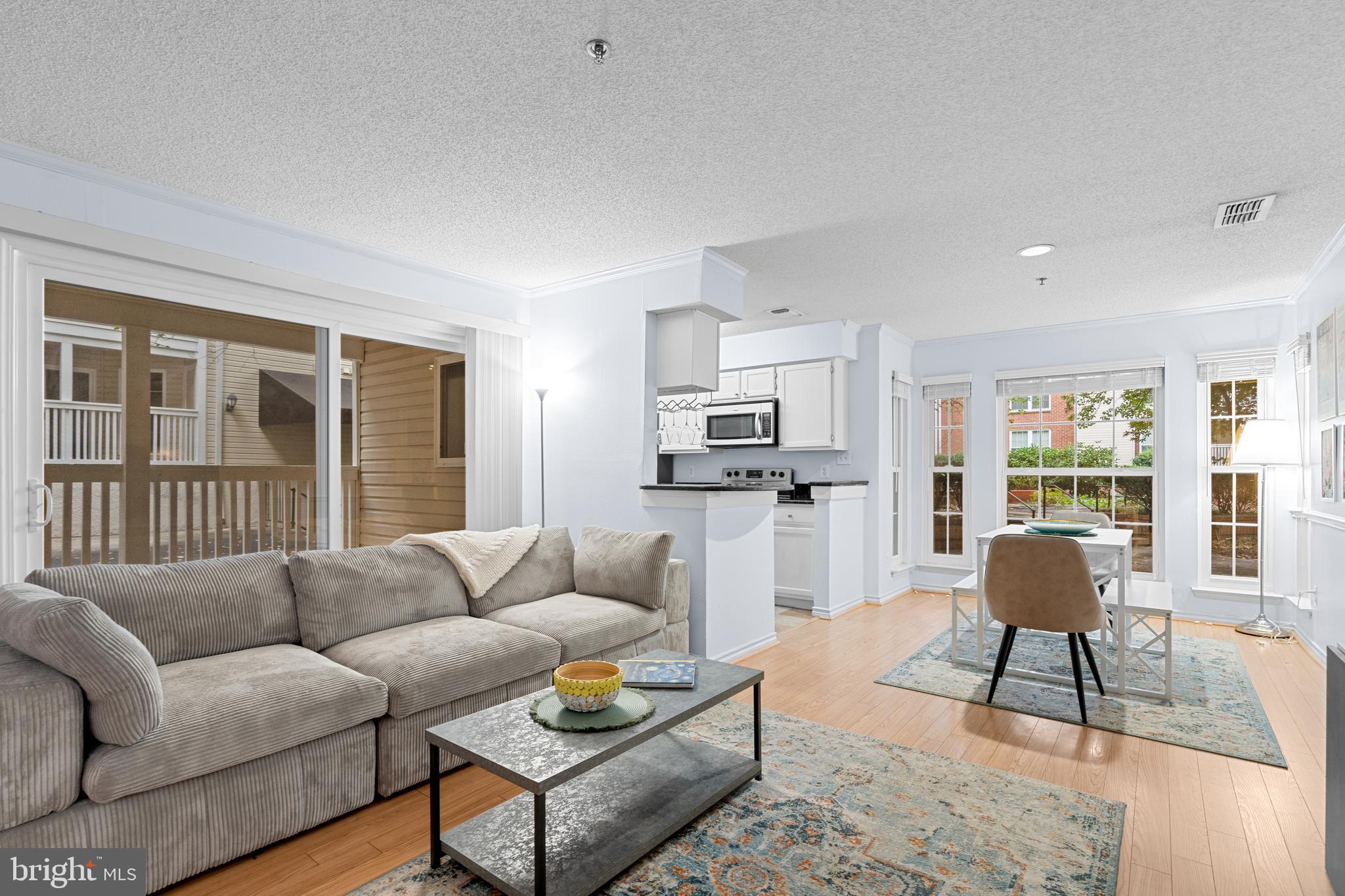 1504 LINCOLN WAY 106