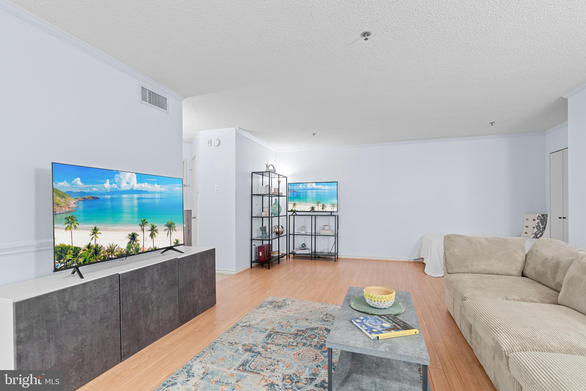 FOUNTAINS AT MCLEAN - Residential Lease