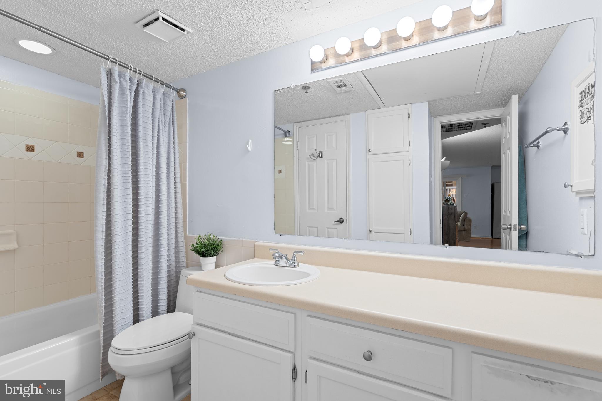 FOUNTAINS AT MCLEAN - Residential Lease