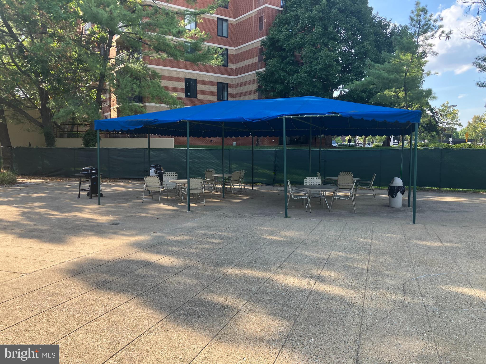 WASHINGTONIAN TOWER - Residential Lease