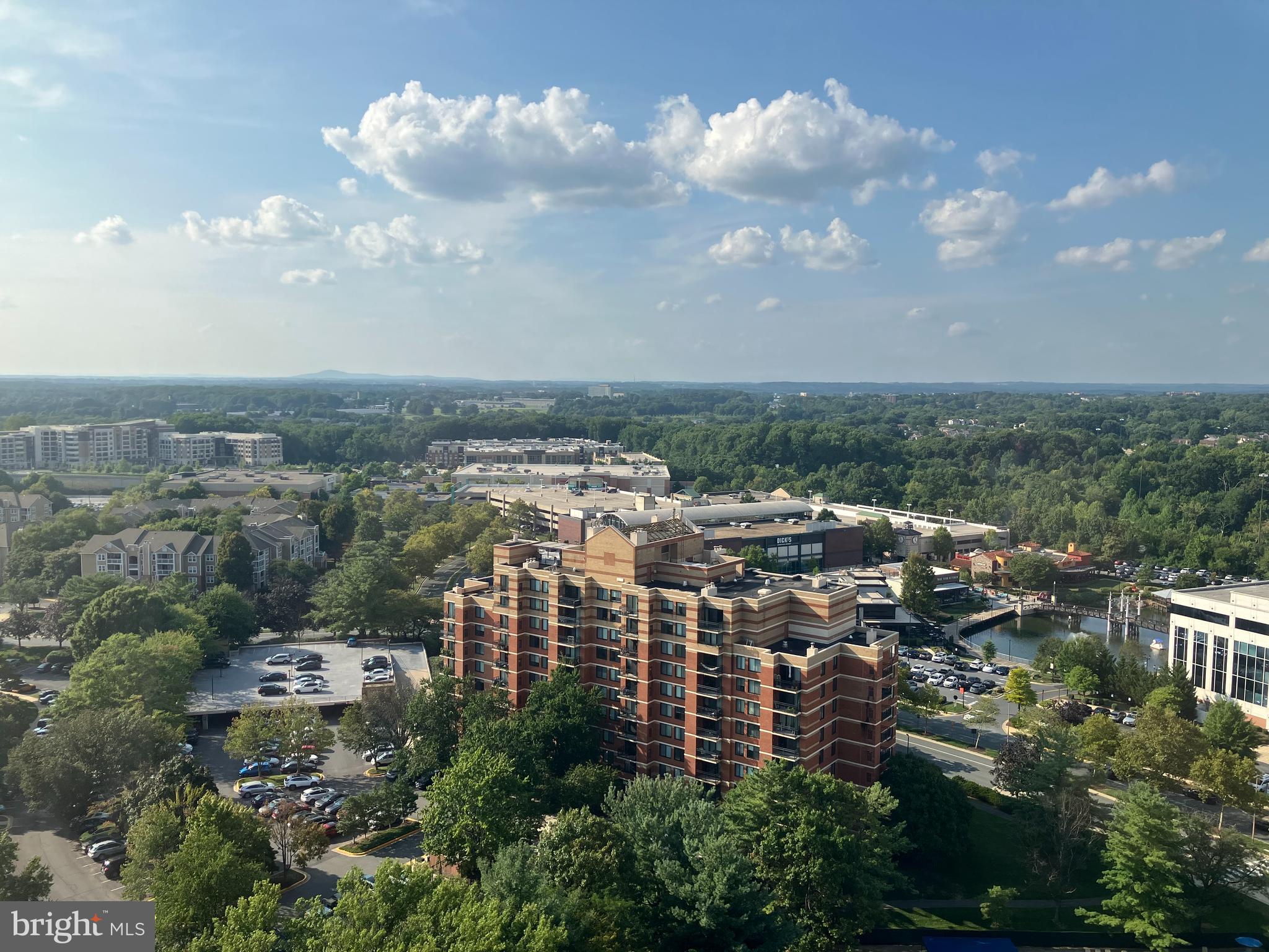 WASHINGTONIAN TOWER - Residential Lease