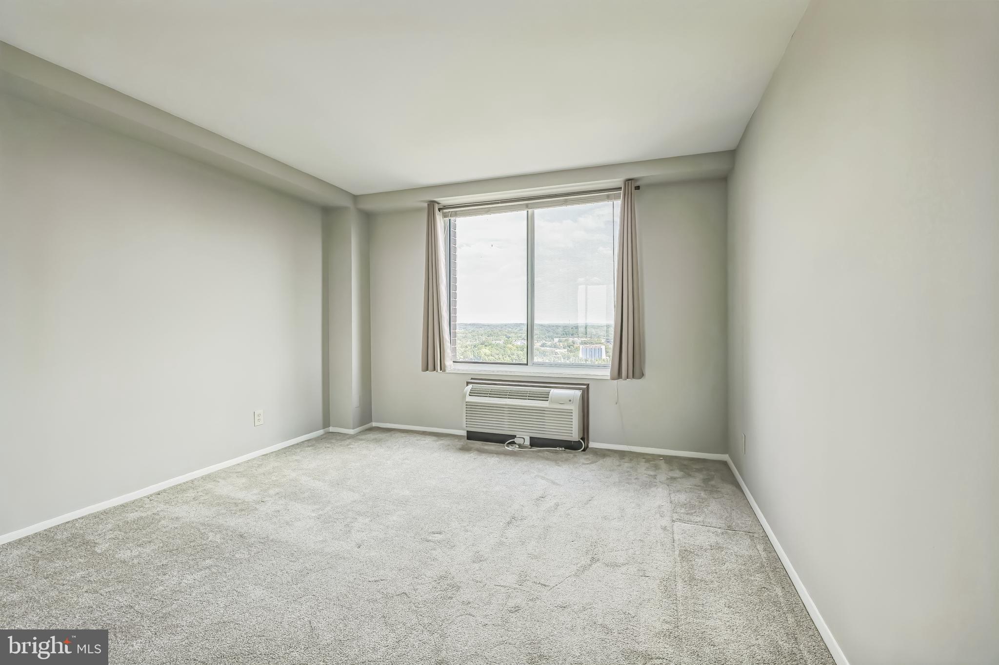 WASHINGTONIAN TOWER - Residential Lease