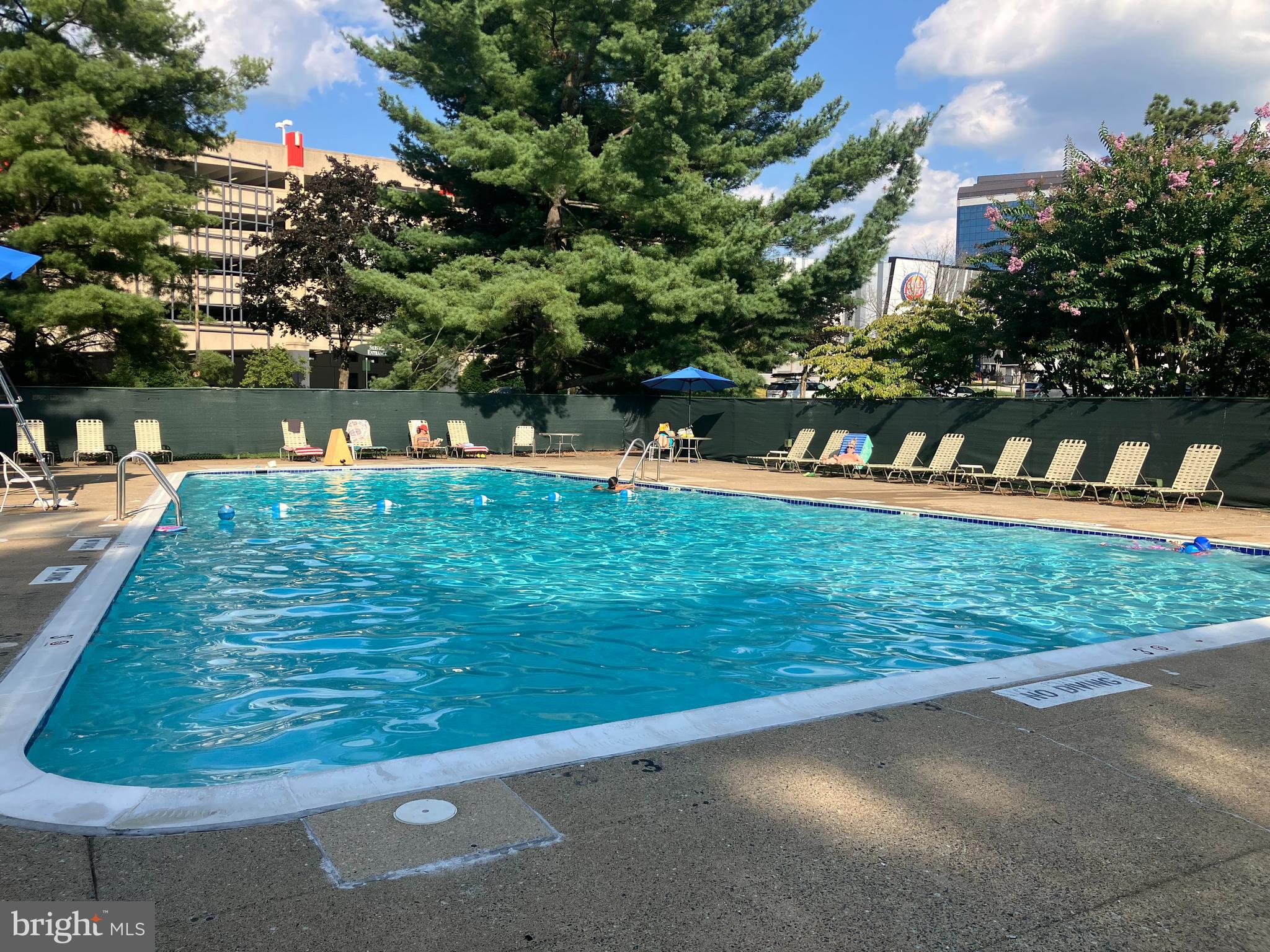 WASHINGTONIAN TOWER - Residential Lease