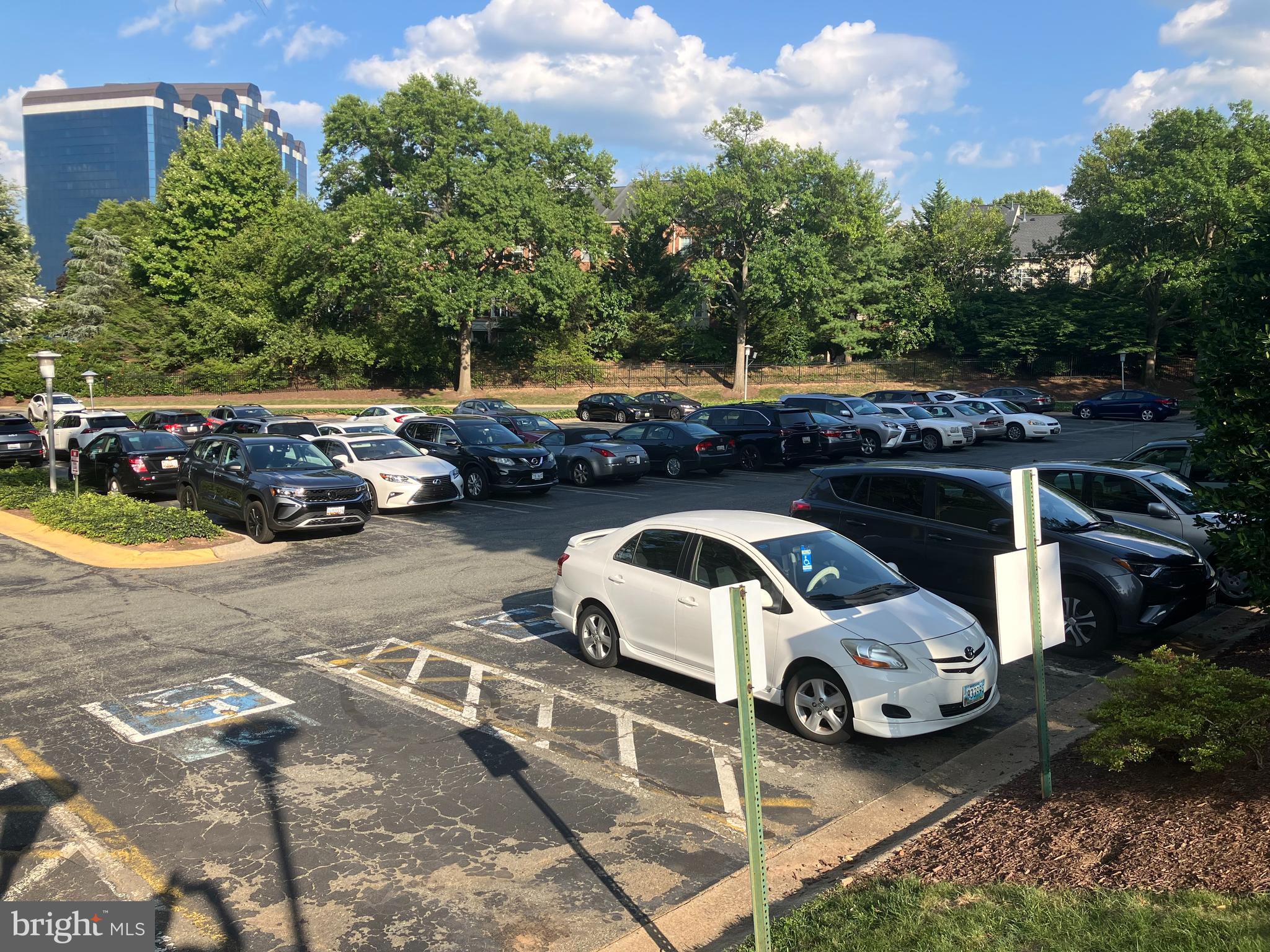 WASHINGTONIAN TOWER - Residential Lease