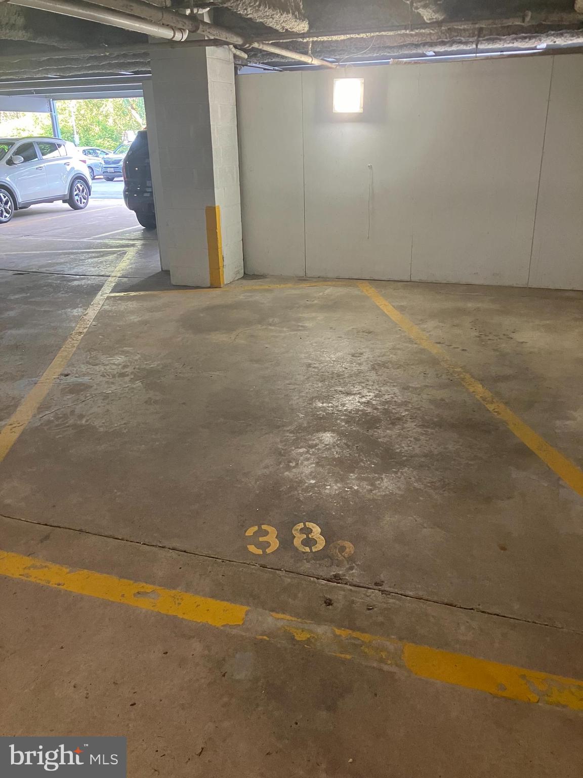 WASHINGTONIAN TOWER - Residential Lease