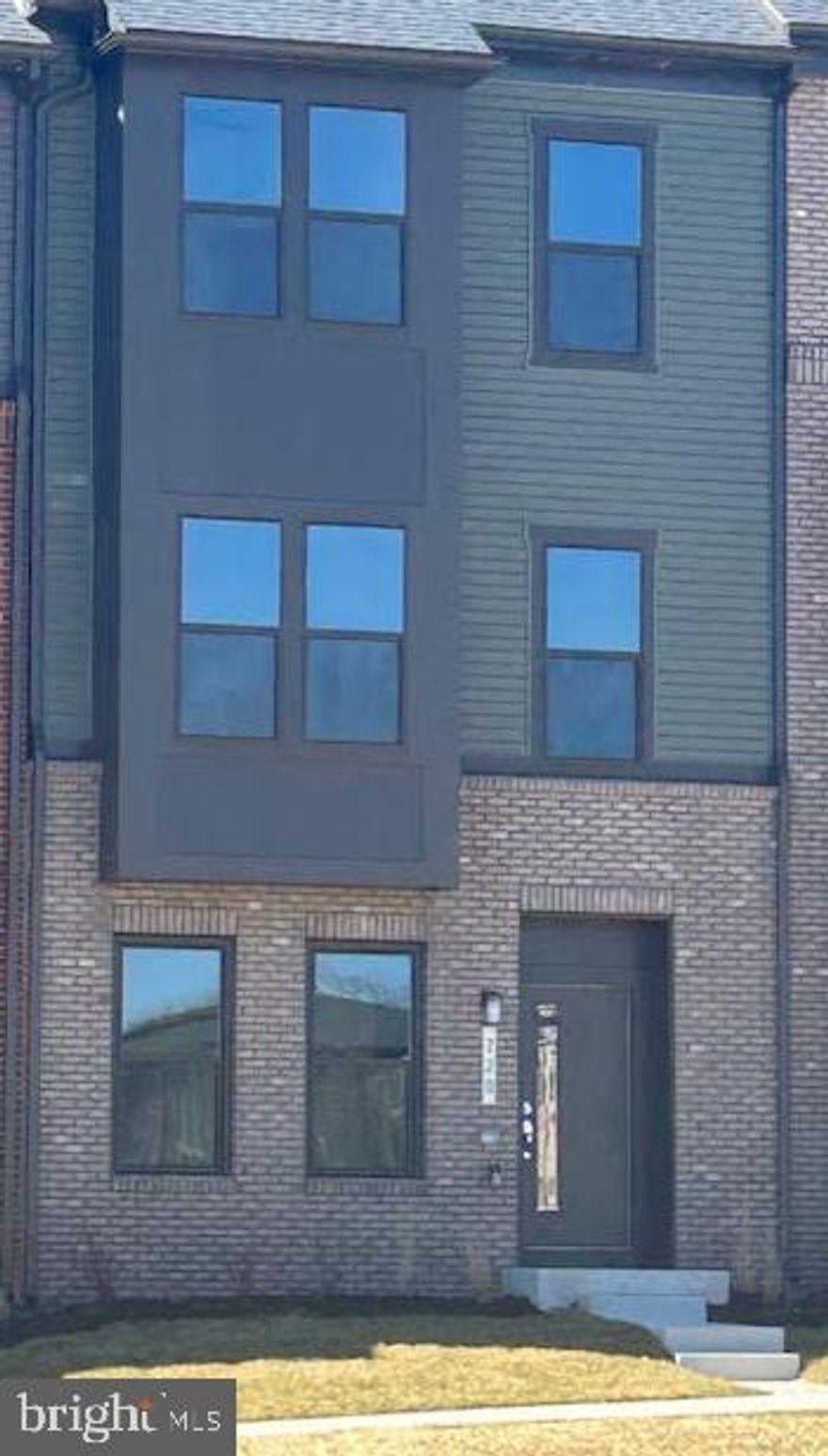 Modern 3 level townhouse with attached 2 car garage. 3 bedroom 2 1/2 bath home. High 
ceilings. Kitchen Island that sits 4-5. Beautiful white kitchen cabinets, Pantry, beautiful wood floors, stainless-steel appliances.  
Upper level rooms and hallway has carpet. Master bedroom has double sinks, glass shower, 2 walk in closets. Other two rooms are a great size. 
Basement room can be used as an office, living room, or family room.  Community  Room, pool, and pet  path. 
Lots of natural light throughout.  Home has never been lived in.  Close to BW Pkwy, Rt. 32, Rt. 198, and 95.  Access to commuter trains. Available March 1.