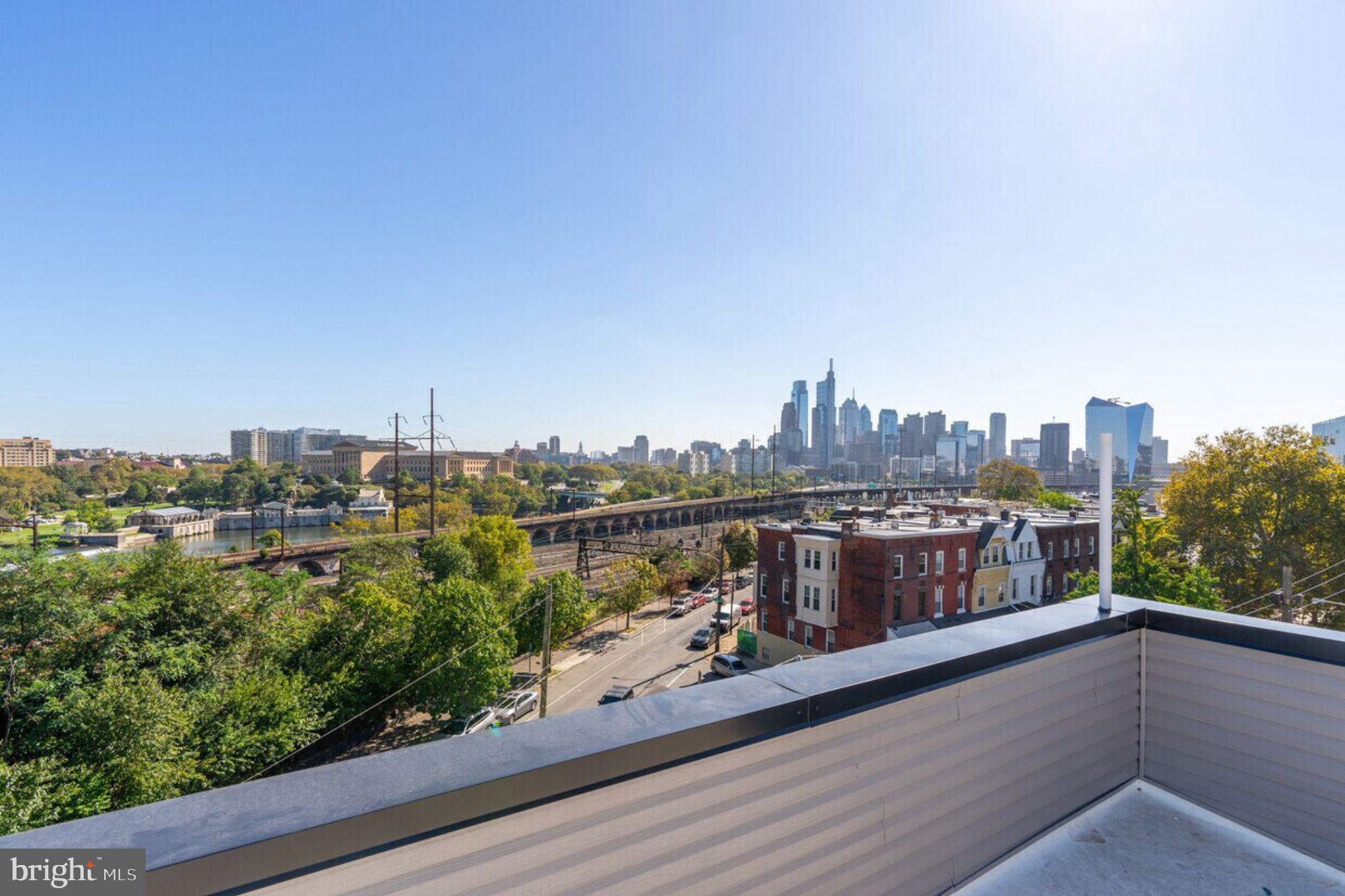 UNIVERSITY CITY - Commercial Sale