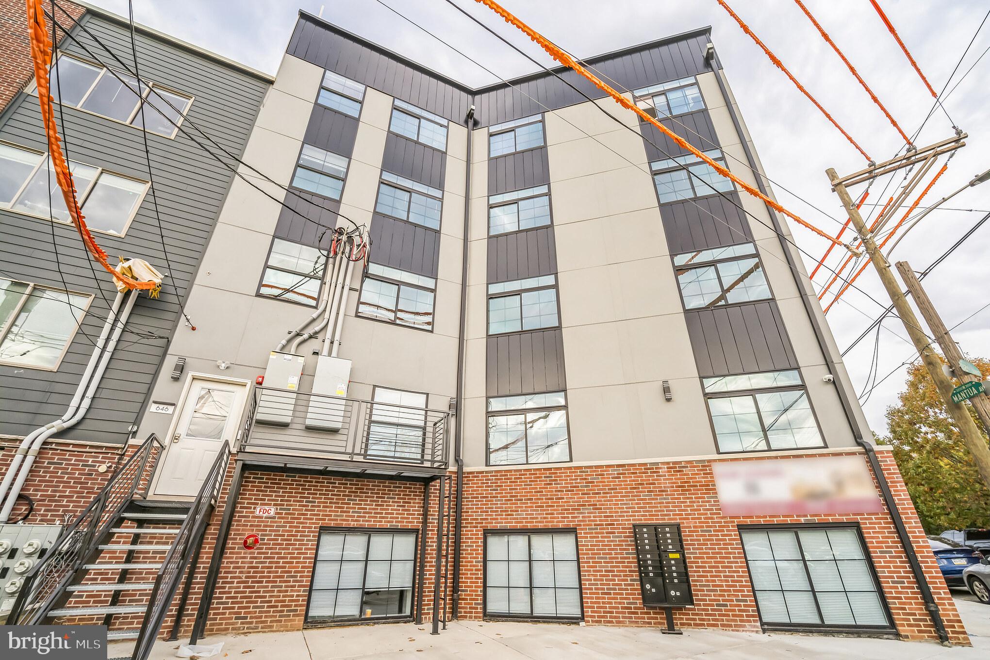 UNIVERSITY CITY - Commercial Sale