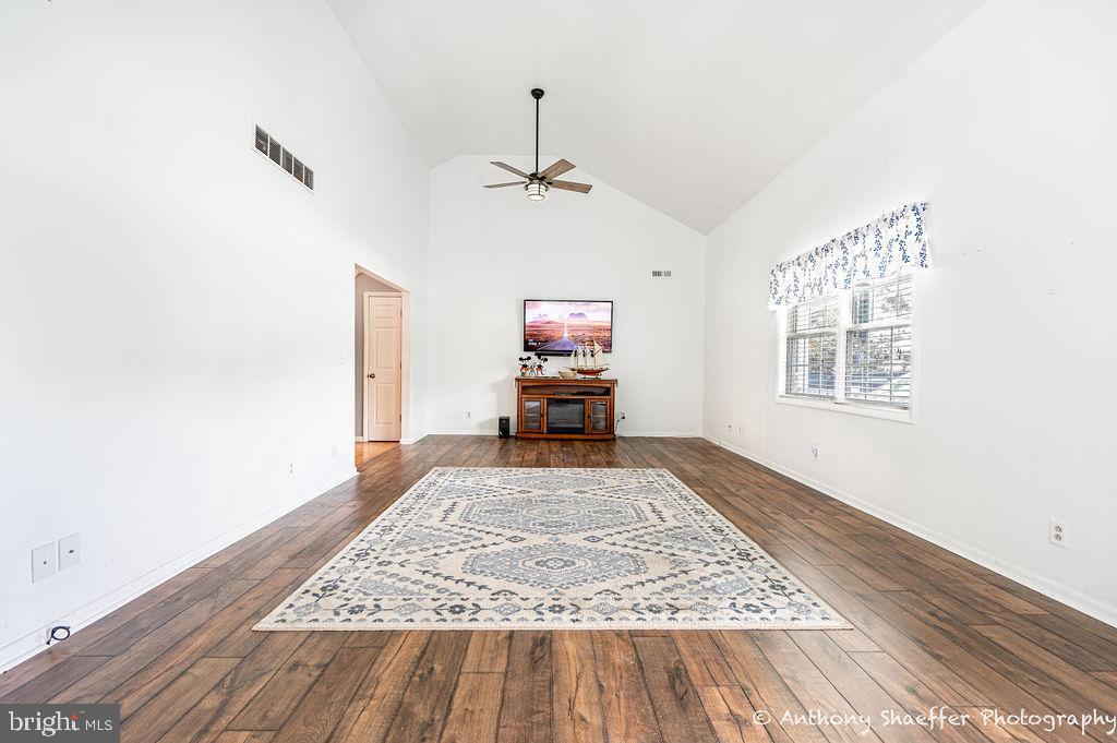 WHITE OAK - Residential